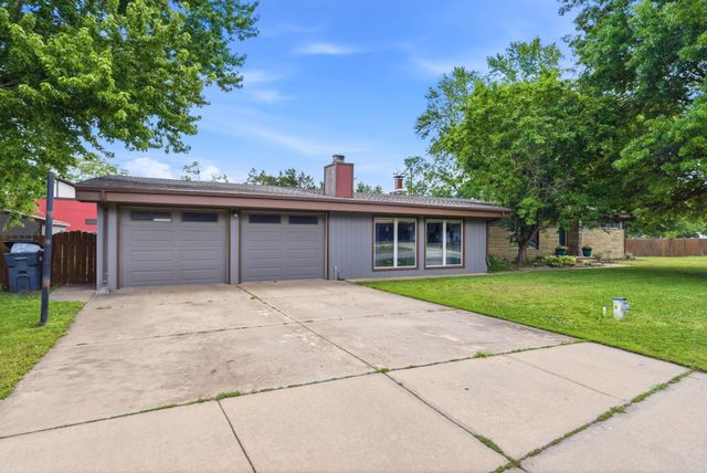 352 S Floyd St, Wichita, KS 67209