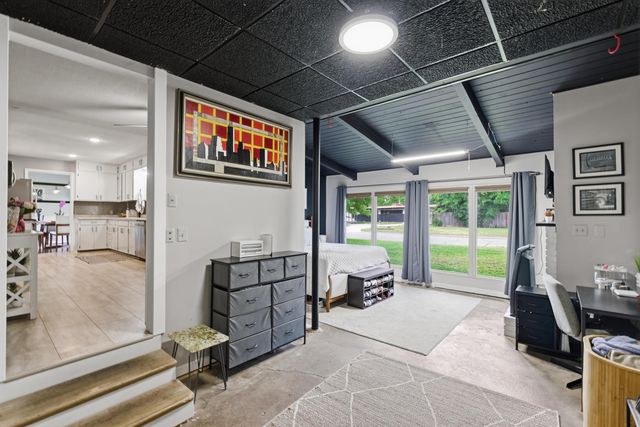 352 S Floyd St, Wichita, KS 67209