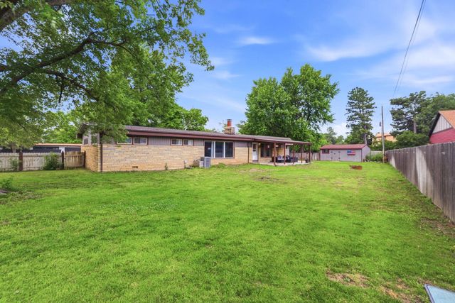 352 S Floyd St, Wichita, KS 67209