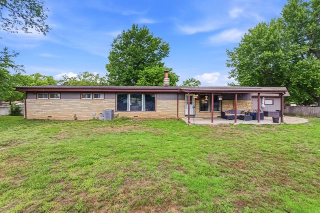 352 S Floyd St, Wichita, KS 67209