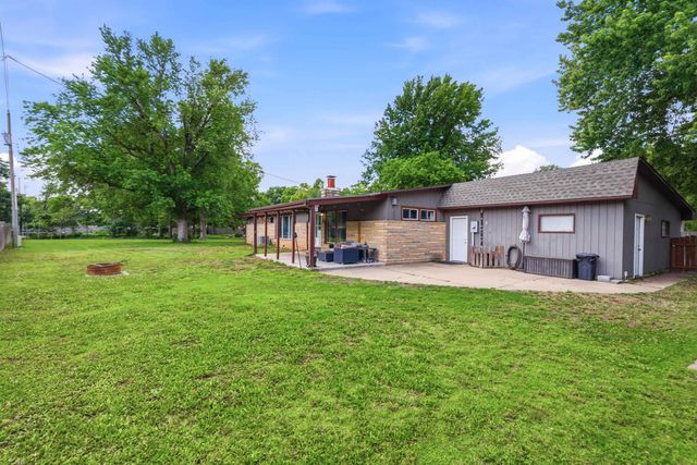 352 S Floyd St, Wichita, KS 67209