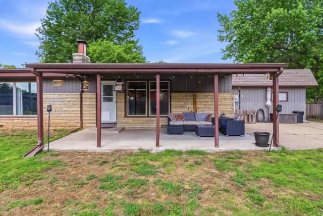 352 S Floyd St, Wichita, KS 67209