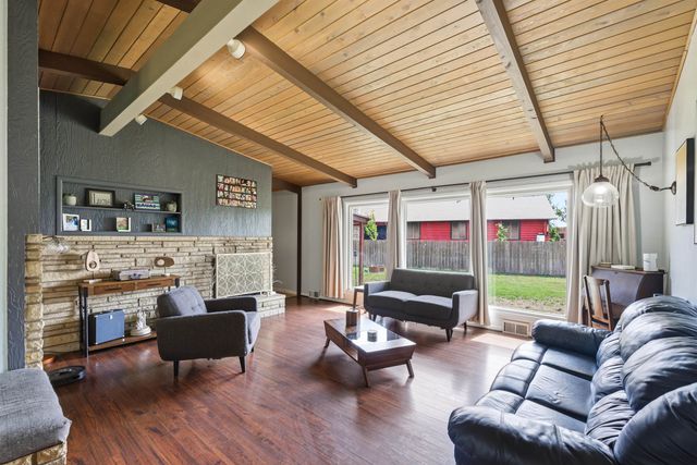 352 S Floyd St, Wichita, KS 67209