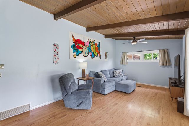 352 S Floyd St, Wichita, KS 67209