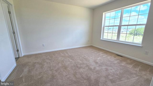 240 DOYLESTOWN RD, Smyrna, DE 19977