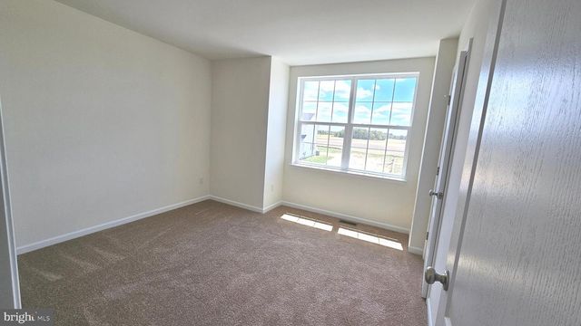 240 DOYLESTOWN RD, Smyrna, DE 19977