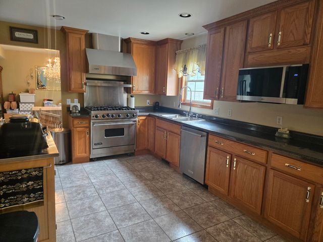5691 Dove Dale Avenue, Portage, IN 46368