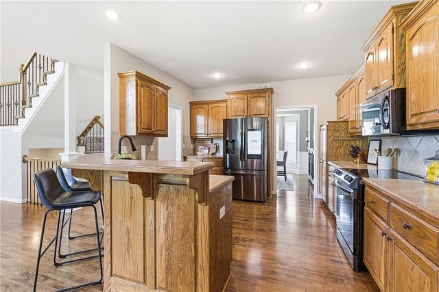 15311 S Navaho Drive, Olathe, KS 66062