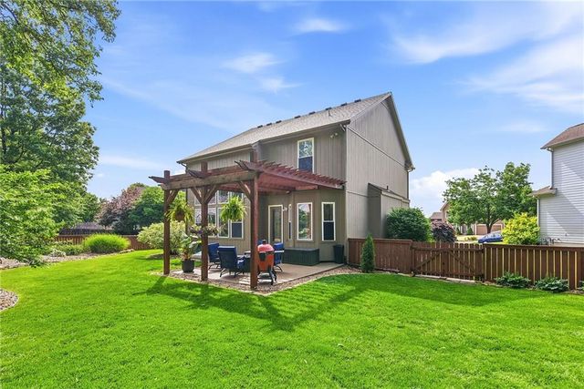 15311 S Navaho Drive, Olathe, KS 66062