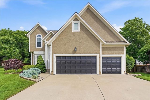 15311 S Navaho Drive, Olathe, KS 66062