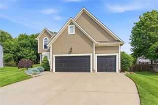 15311 S Navaho Drive, Olathe, KS 66062