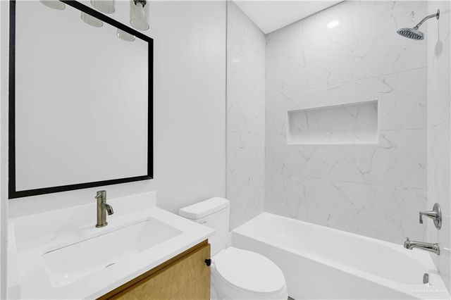 2309 S Hillside Avenue 3, Edinburg, TX 78542