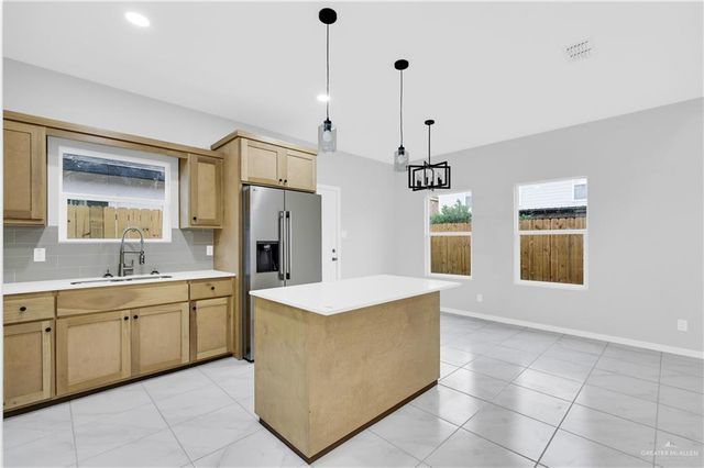 2309 S Hillside Avenue 3, Edinburg, TX 78542