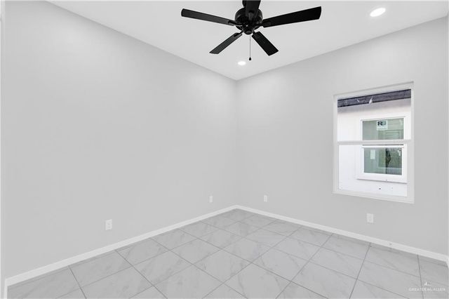 2309 S Hillside Avenue 3, Edinburg, TX 78542