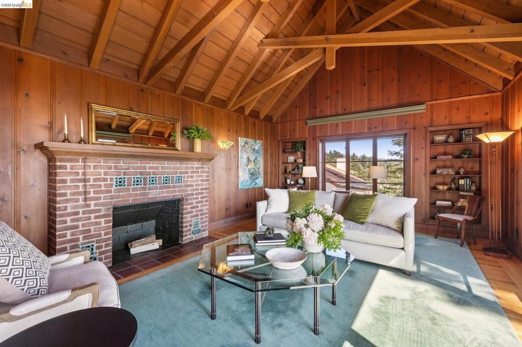 Image 12 of property listing at 706 Hilldale Ave, Berkeley, CA 94708