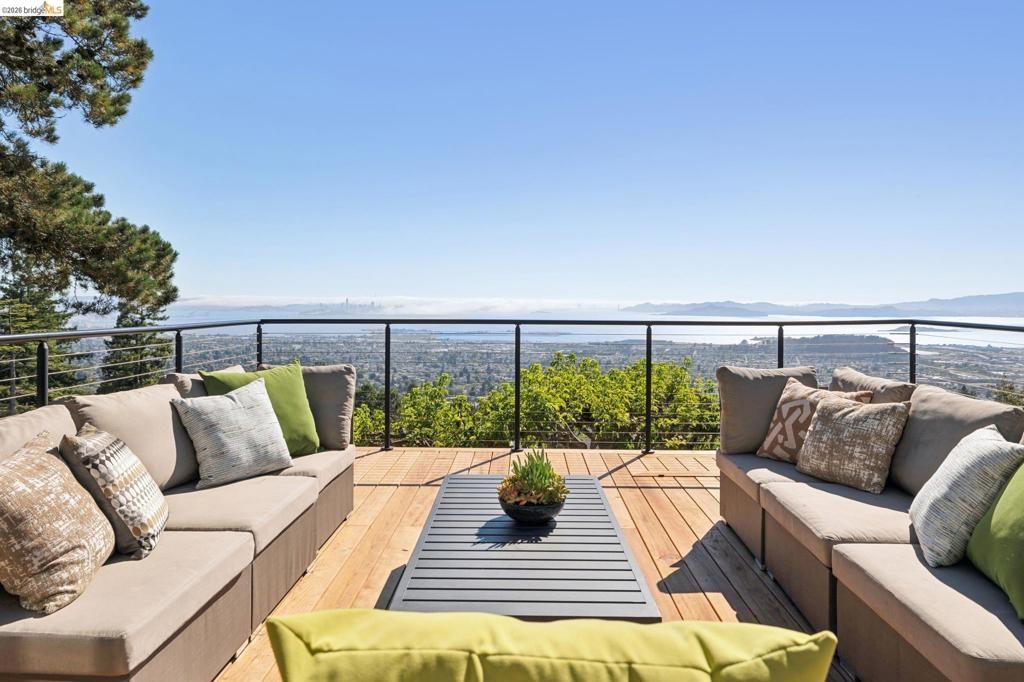 Image 37 of property listing at 706 Hilldale Ave, Berkeley, CA 94708