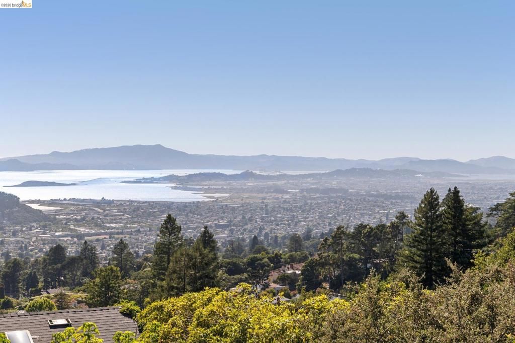 Image 41 of property listing at 706 Hilldale Ave, Berkeley, CA 94708