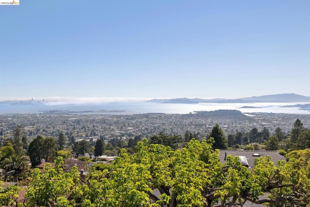 Image 42 of property listing at 706 Hilldale Ave, Berkeley, CA 94708