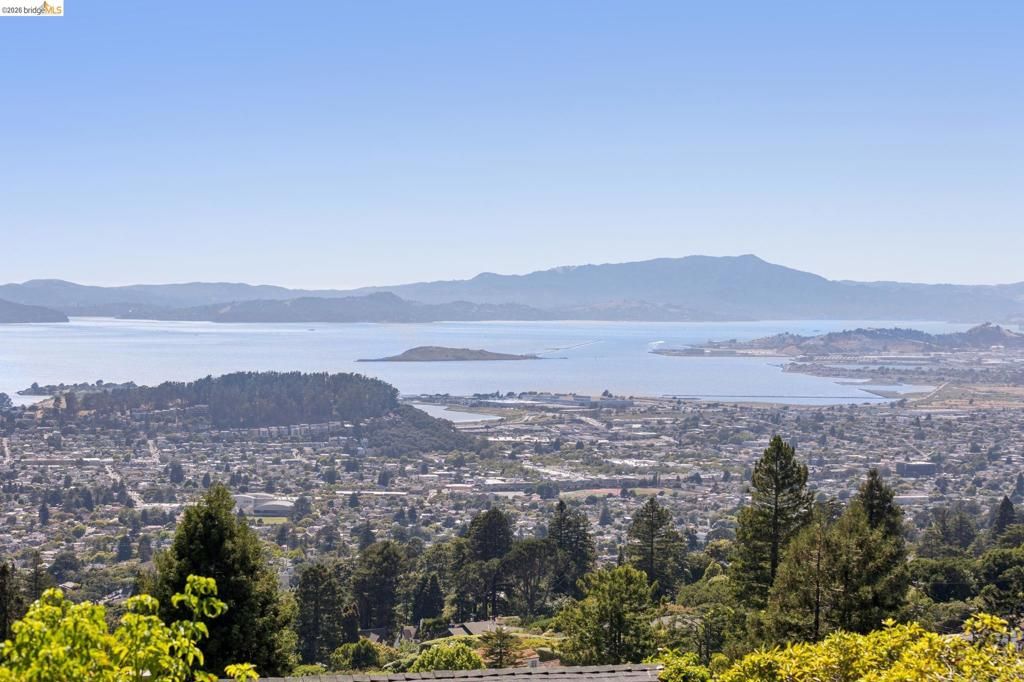 Image 46 of property listing at 706 Hilldale Ave, Berkeley, CA 94708