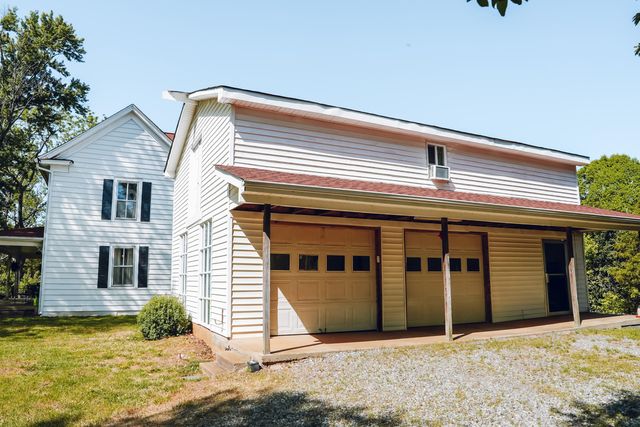 395 Evergreen DR, Spencer, VA 24165