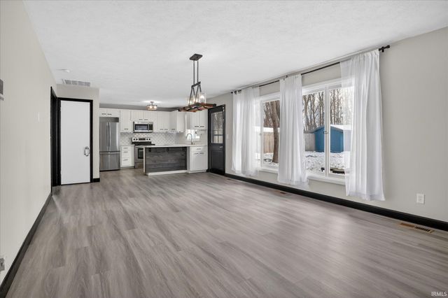 536 Widener Lane, South Bend, IN 46614