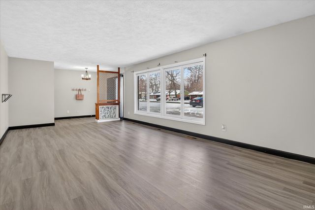 536 Widener Lane, South Bend, IN 46614