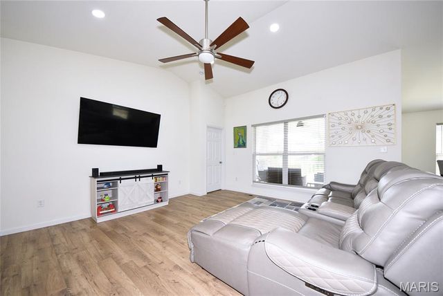 112 Wholesome Way, St Charles, MO 63304