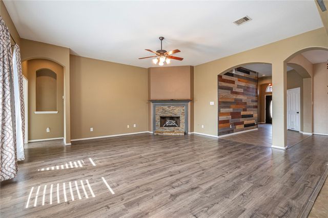 1512 Nacogdoches Valley Drive, League City, TX 77573