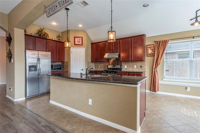 1512 Nacogdoches Valley Drive, League City, TX 77573