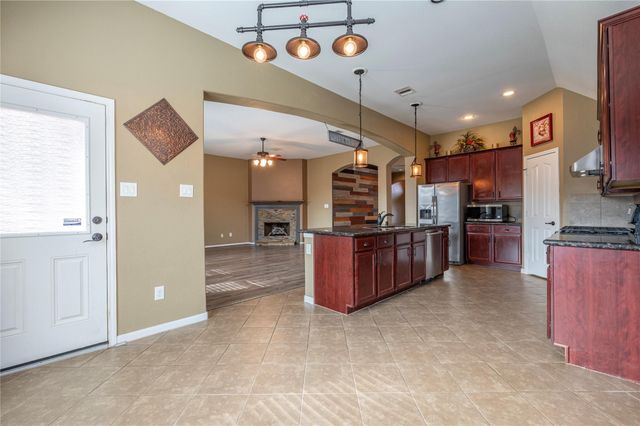 1512 Nacogdoches Valley Drive, League City, TX 77573