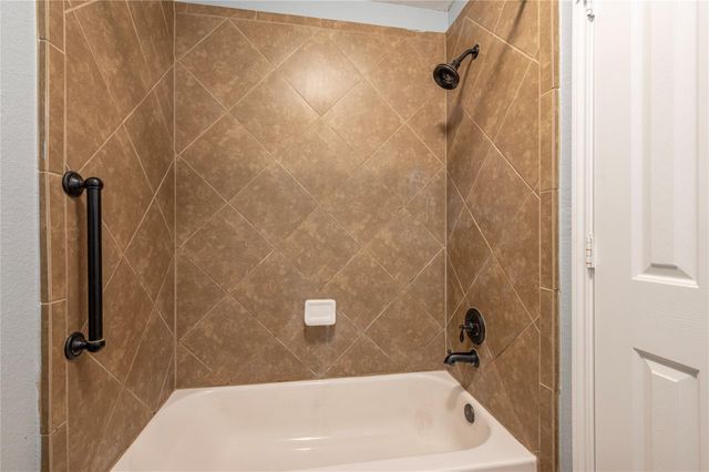 1512 Nacogdoches Valley Drive, League City, TX 77573