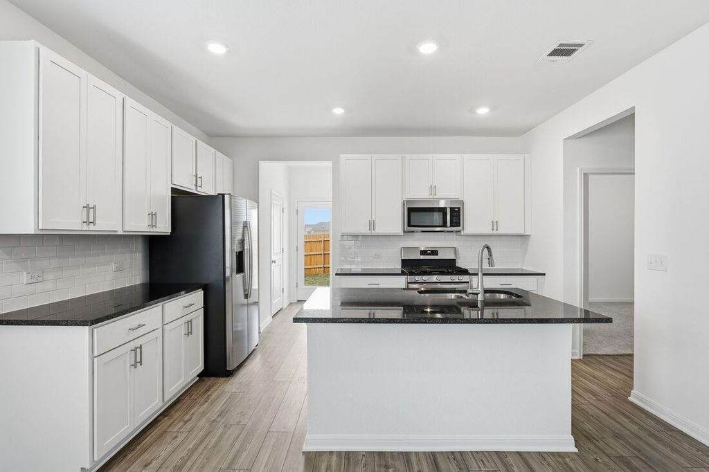 5816 Swedish Farms TER, Del Valle, TX 78617