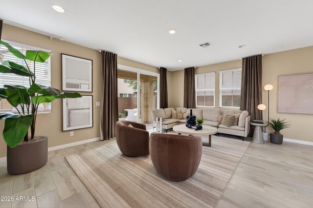 10205 E ULYSSES Avenue, Mesa, AZ 85212