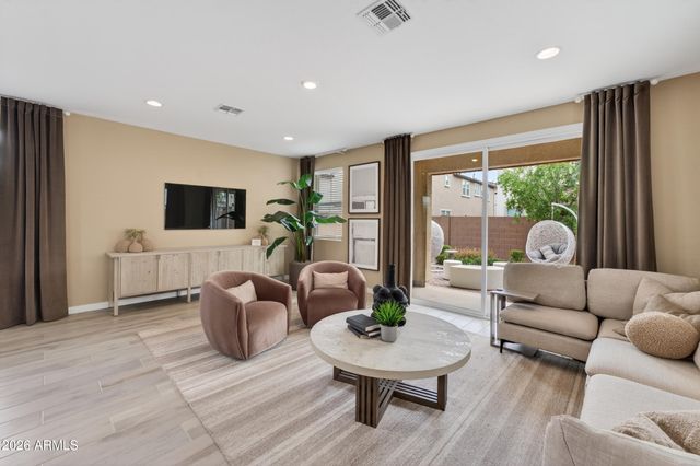 10205 E ULYSSES Avenue, Mesa, AZ 85212