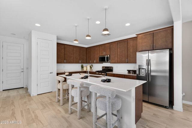 10205 E ULYSSES Avenue, Mesa, AZ 85212