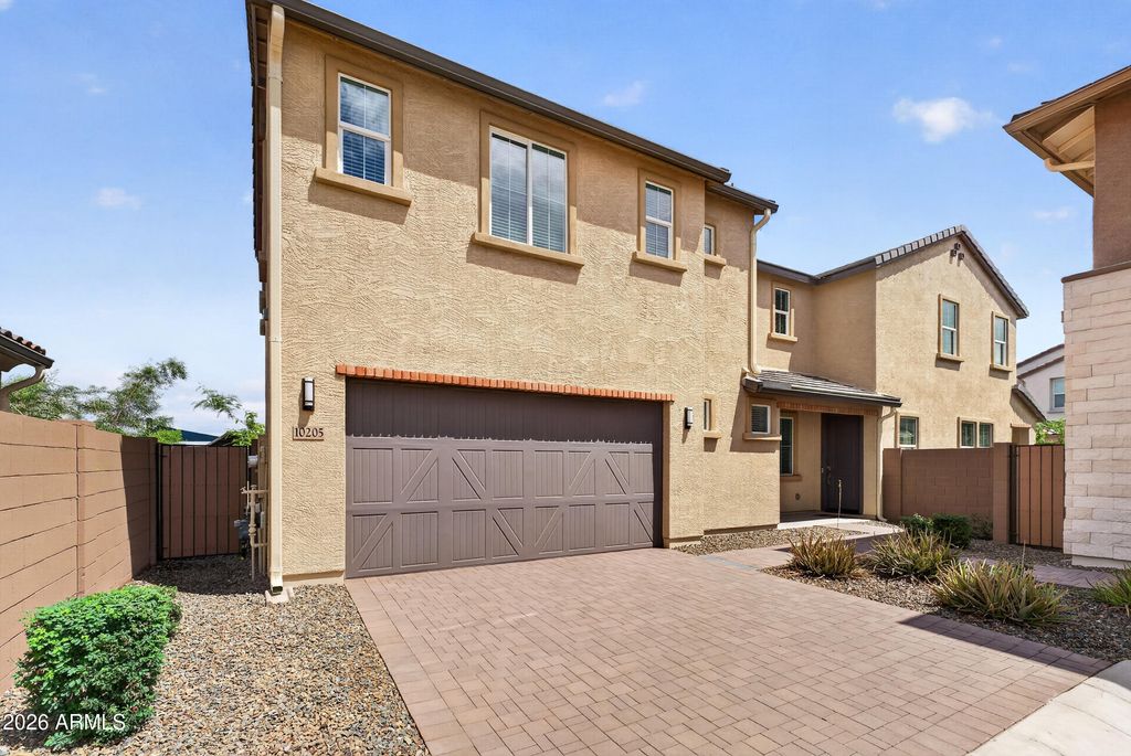 10205 E ULYSSES Avenue, Mesa, AZ 85212