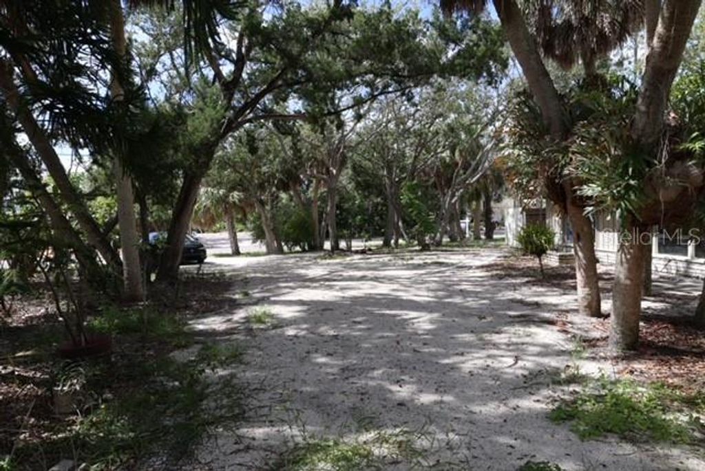5453 AVENIDA DEL MARE, Sarasota, FL 34242