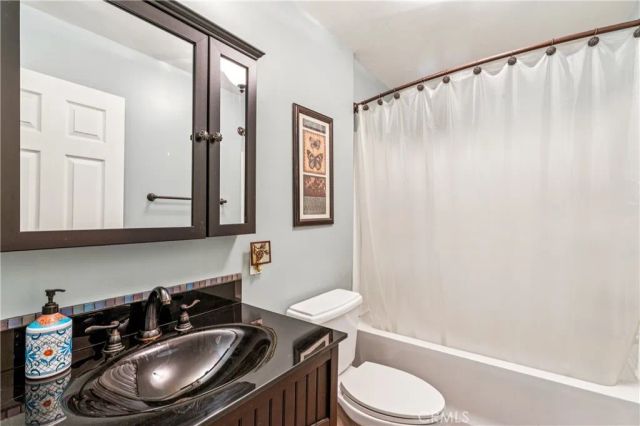 23959 Lakeview Drive, Crestline, CA 92325