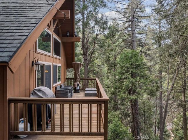 23959 Lakeview Drive, Crestline, CA 92325