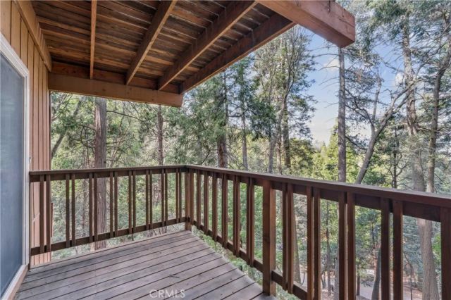 23959 Lakeview Drive, Crestline, CA 92325