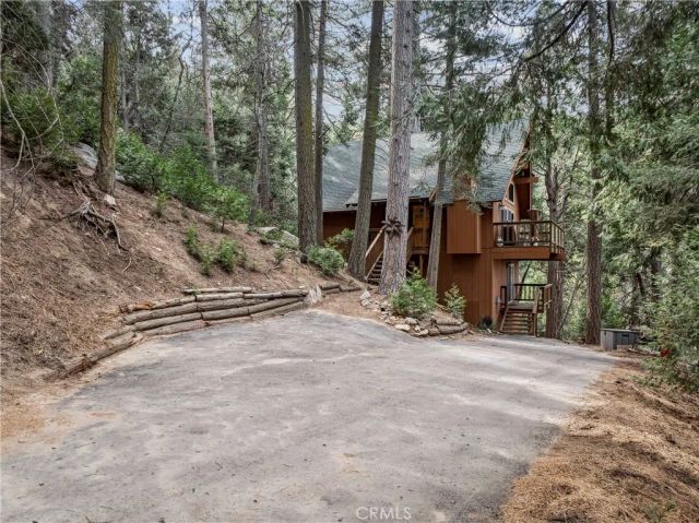 23959 Lakeview Drive, Crestline, CA 92325