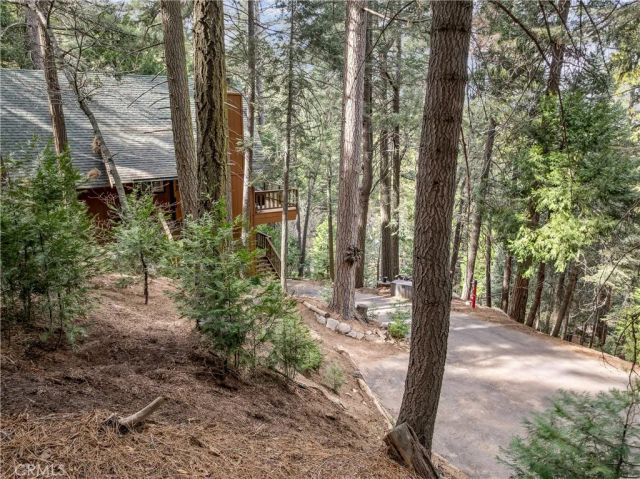 23959 Lakeview Drive, Crestline, CA 92325