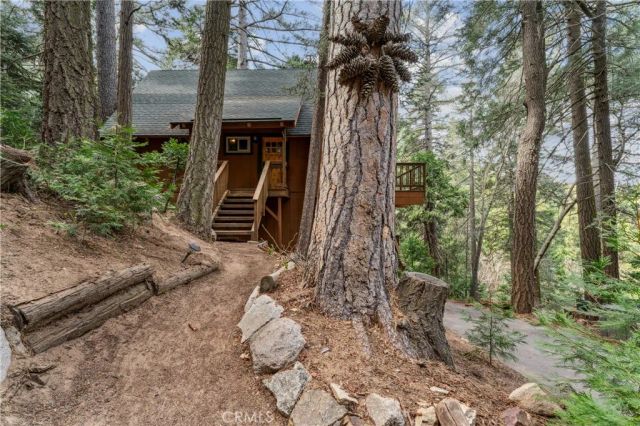 23959 Lakeview Drive, Crestline, CA 92325
