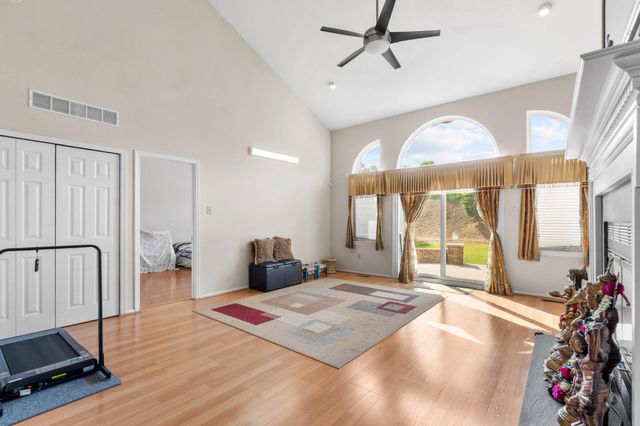 936 LONGWOOD CT, Chalfont, PA 18914