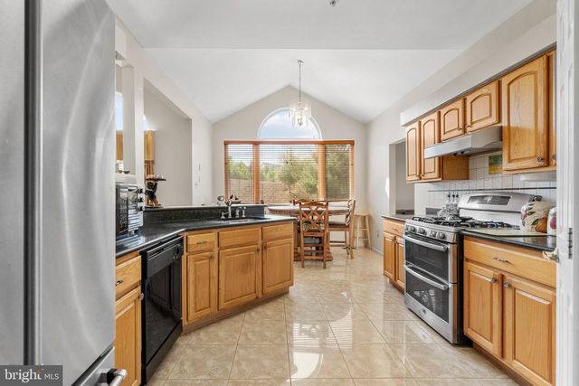 936 LONGWOOD CT, Chalfont, PA 18914