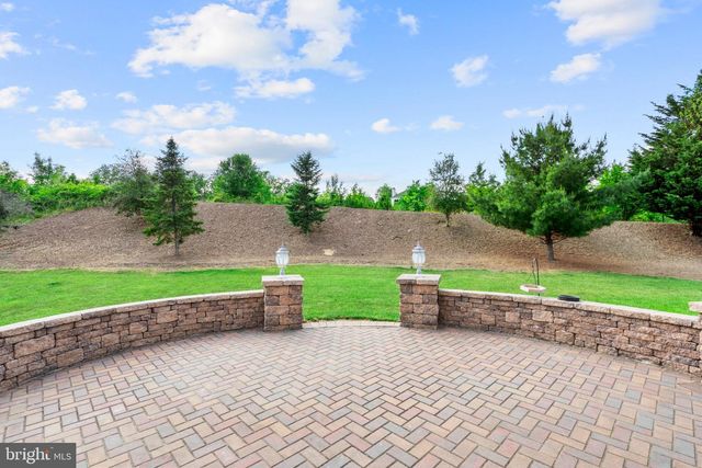 936 LONGWOOD CT, Chalfont, PA 18914