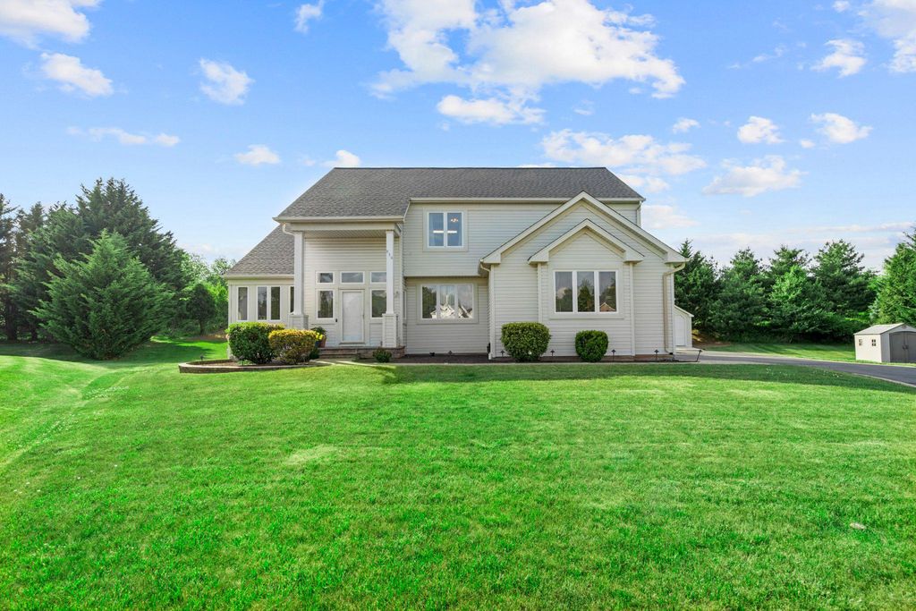 936 LONGWOOD CT, Chalfont, PA 18914