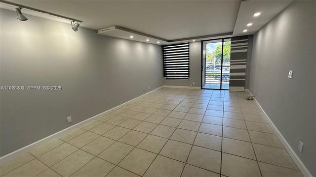 6301 N University Dr 219, Tamarac, FL 33321