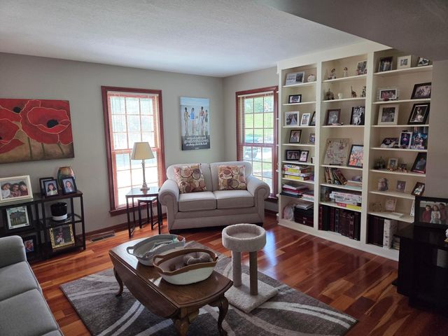 1416 Meggin Melanne Lane, Newark, OH 43055