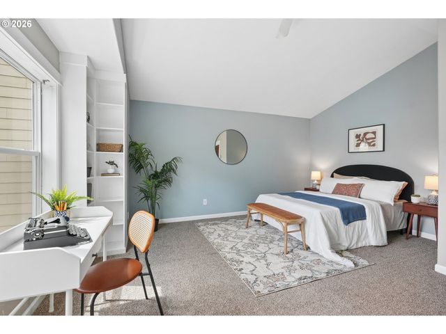 550 Ne KNOTT St, Portland, OR 97212